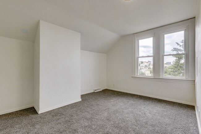 Building Photo - 925 Manton Wy