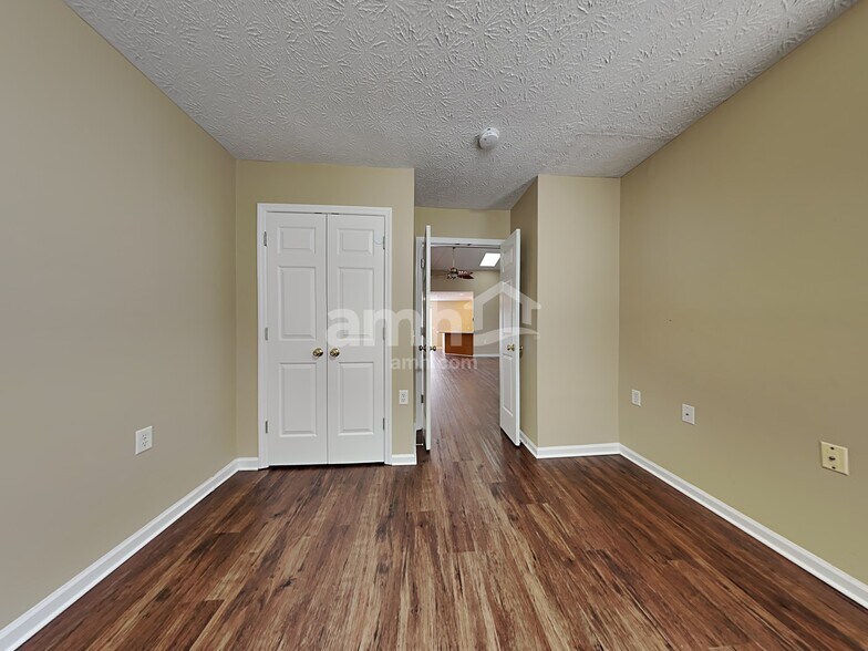 Building Photo - 3725 Waterbridge Ln
