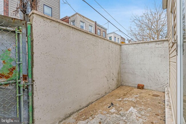 Building Photo - 2440 Carpenter St