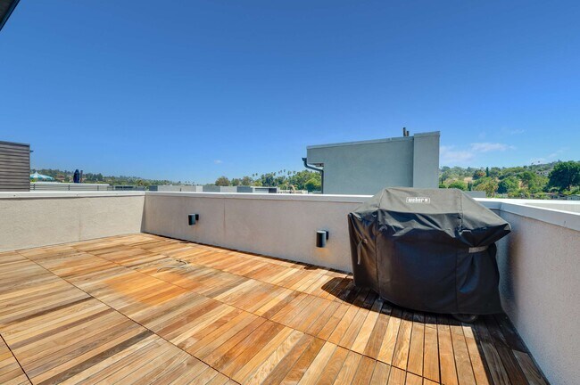 Building Photo - 4320 N Eagle Rock Blvd