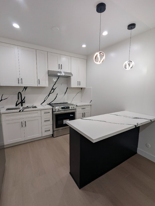 Building Photo - 11030 Moorpark St