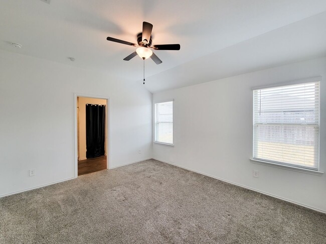 Building Photo - Welcome to your next home in the heart of Downtown Cleveland, Texas! This inviting 3-bedroom, 2-b...