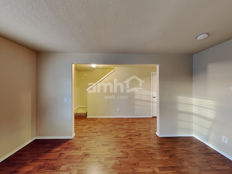 Building Photo - 34607 Rocky Ct