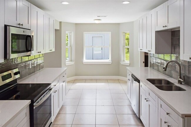 Building Photo - Gorgeous all renovated Home in Lumberton, TX!