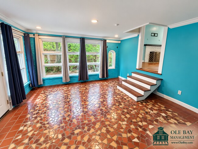 Building Photo - Charming Midtown Cottage