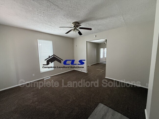 Building Photo - 2403 Locust St