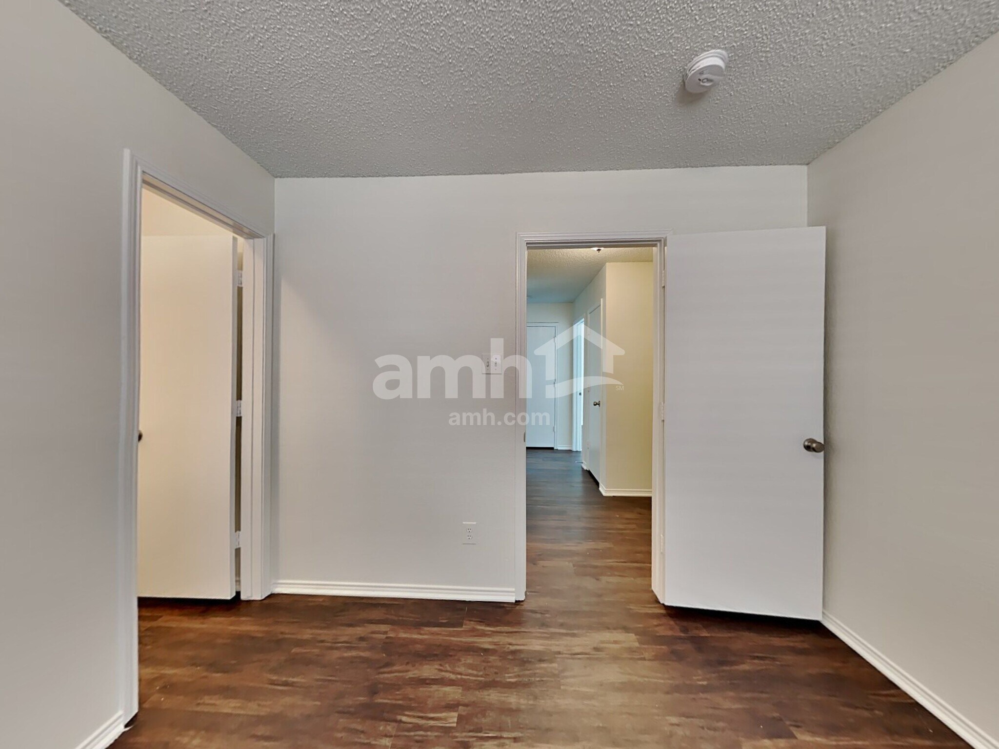 Building Photo - 10136 High Eagle Trail