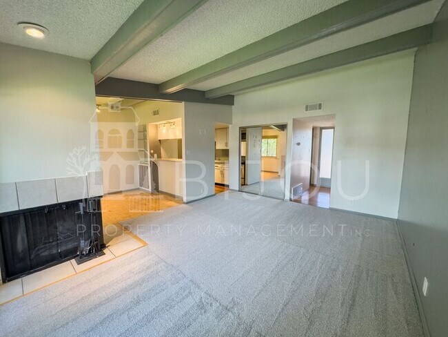 Building Photo - 1022 Fontmore Rd