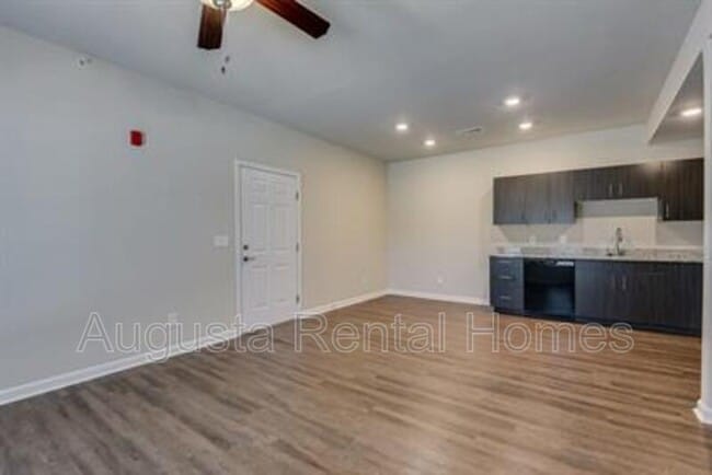 Building Photo - 2506 Otter Run