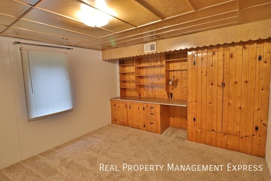 Building Photo - 4 Bedroom, 2 Bath Home in Sioux Falls