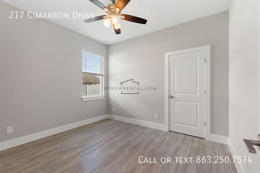 Building Photo - 217 Cimarron Dr