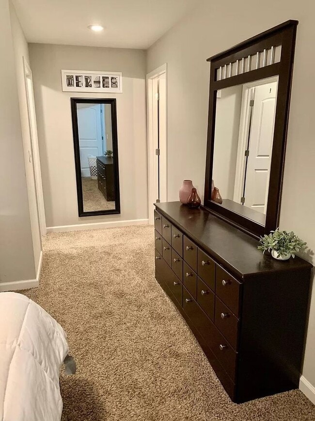 Building Photo - 477 Eve Estates Dr