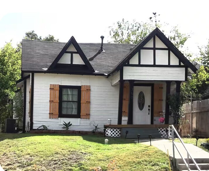 Primary Photo - 750 Fulton Ave