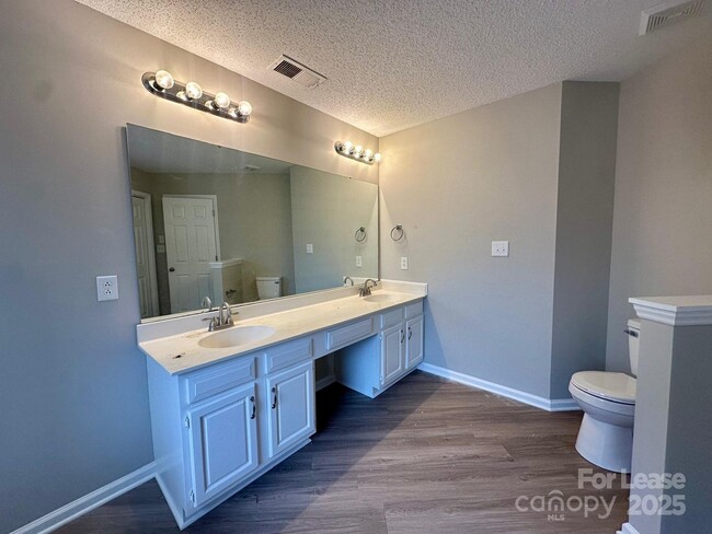 Building Photo - 13809 Stephendale Dr