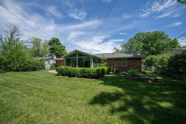 Building Photo - Charming Home in Valley View Gardens