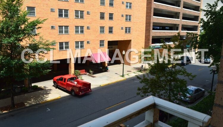 Building Photo - 333 W Mifflin St