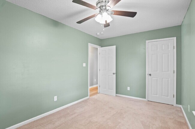 Building Photo - "Charming 3-Bedroom Sanctuary with 2 Full ...