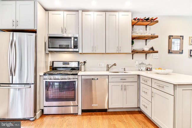 Building Photo - 115 S Bonsall St