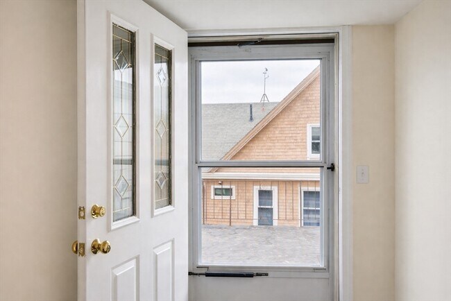 Building Photo - 55 Clarendon St