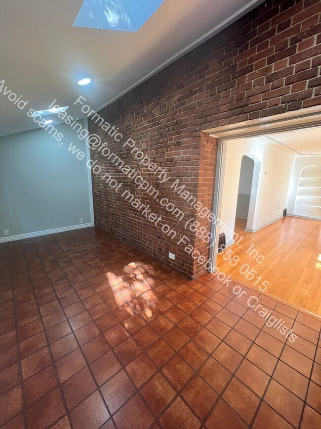 Building Photo - 629 Bellaire St