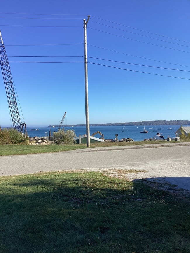 Building Photo - 48 Front St