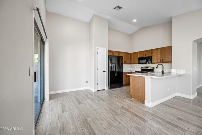 Building Photo - 10614 W Crimson Ln