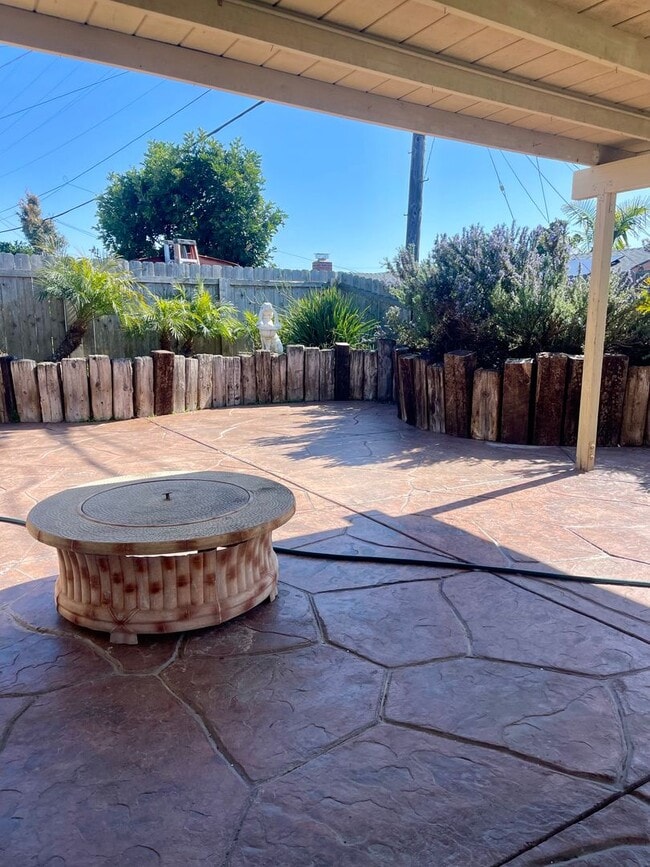 Building Photo - Clairemont-San Diego 3BR with Pool