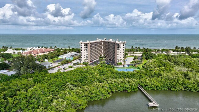 Building Photo - 801 S Ocean Dr