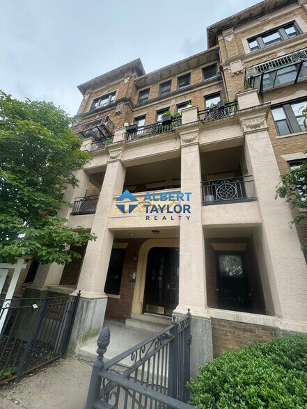 Building Photo - 440 Park Dr