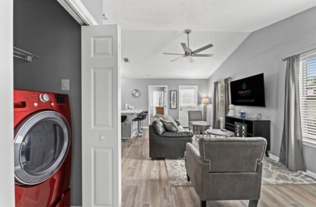 Full size washer and dryer - 6100 Pinetree Ave