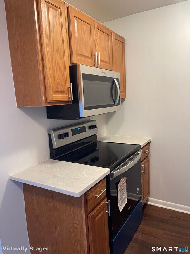 Building Photo - 45 Monroe St