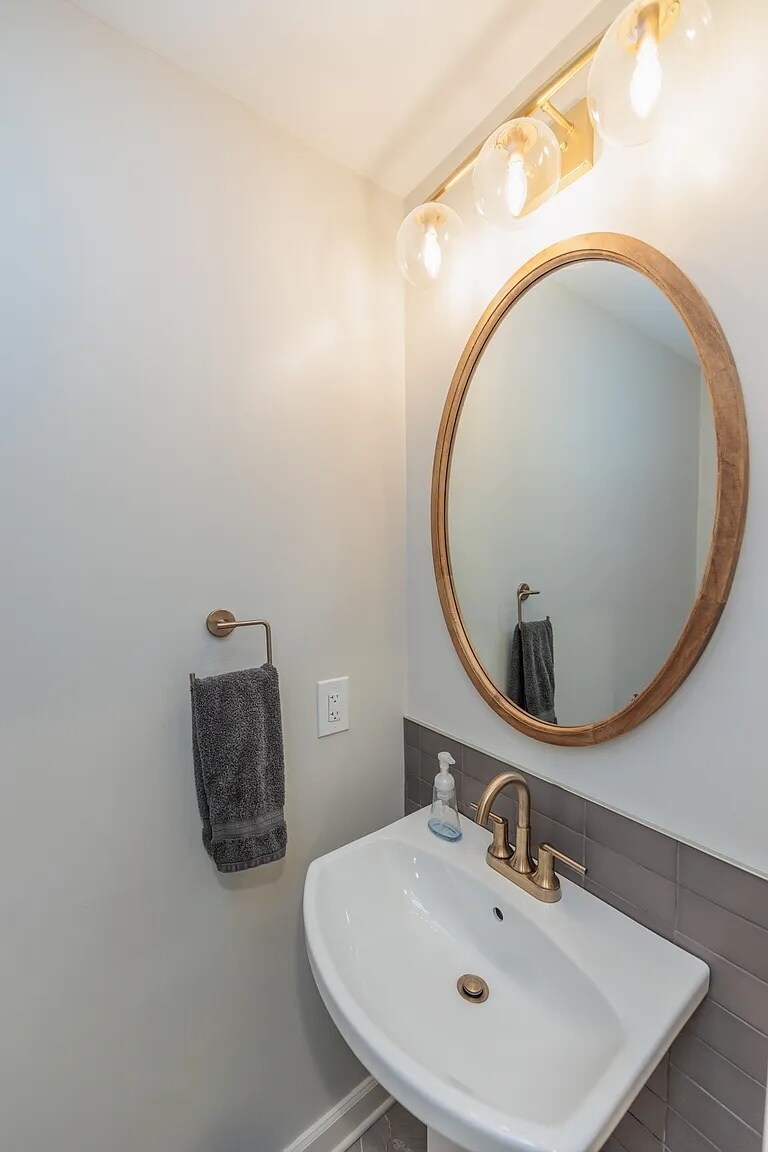 Building Photo - 8420 Timber Trl