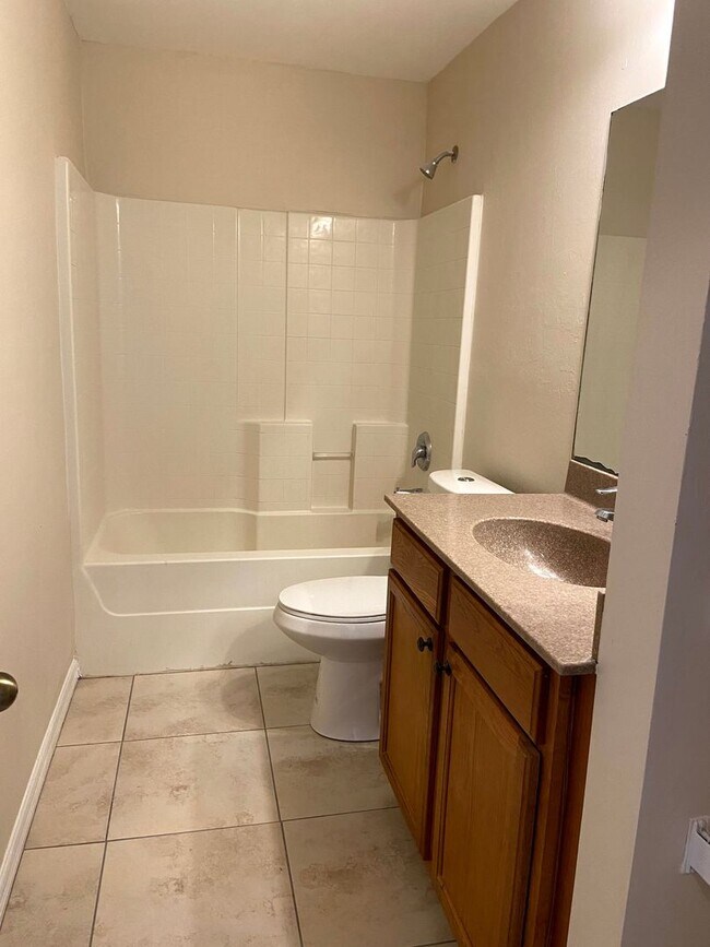 Building Photo - 3302 7th St W