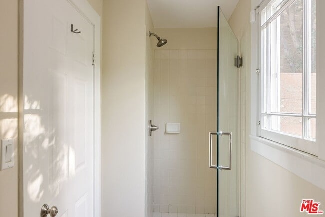 Building Photo - 8330 Lookout Mountain Ave