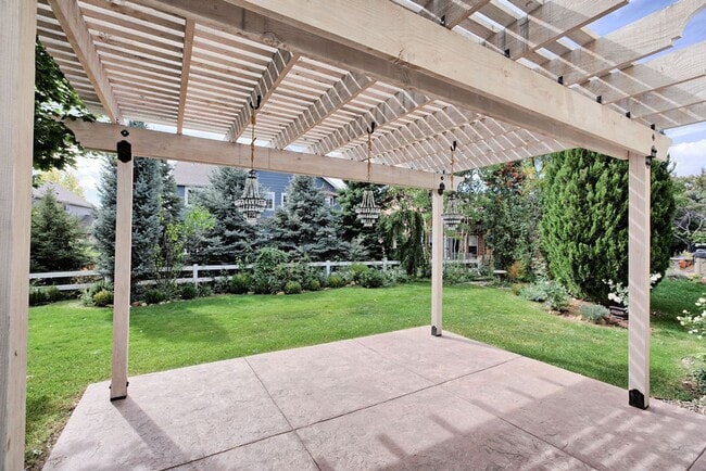 Building Photo - Absolutely Stunning 4 Bedroom Home in Mariana Butte