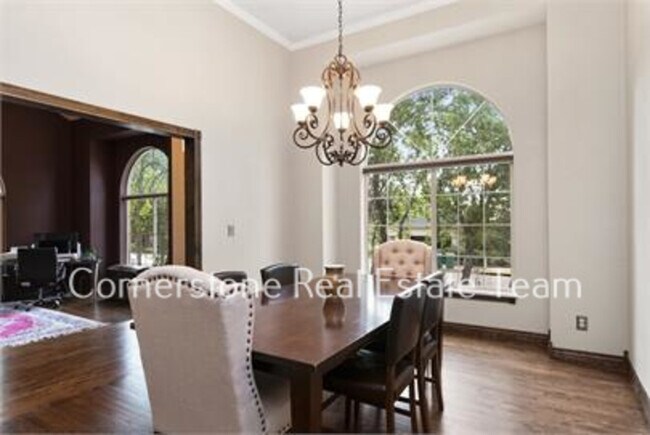 Building Photo - 355 Paisley Dr