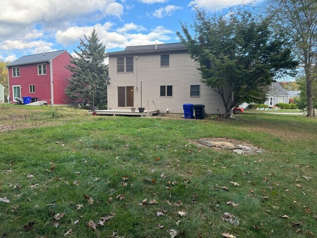 Building Photo - Private Home | 3 Bedroom 2 Bathroom | Huge...