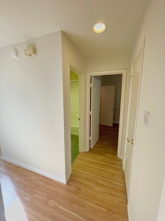 Building Photo - 4711 Spicewood Springs Rd