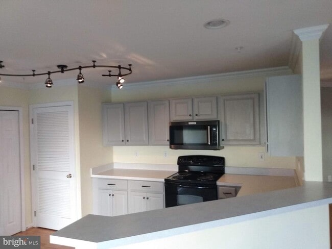 Building Photo - 6226 Wild Swan Way