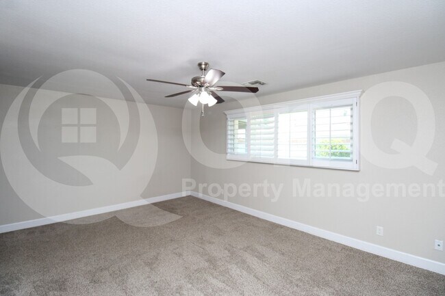Building Photo - 1338 E Redfield Rd