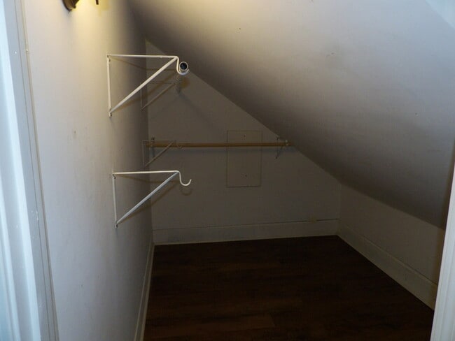 Building Photo - 1 Bed + Extra Room Upper Level Unit in East Harriet Duplex