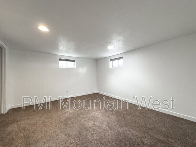 Building Photo - 400 S 350 W