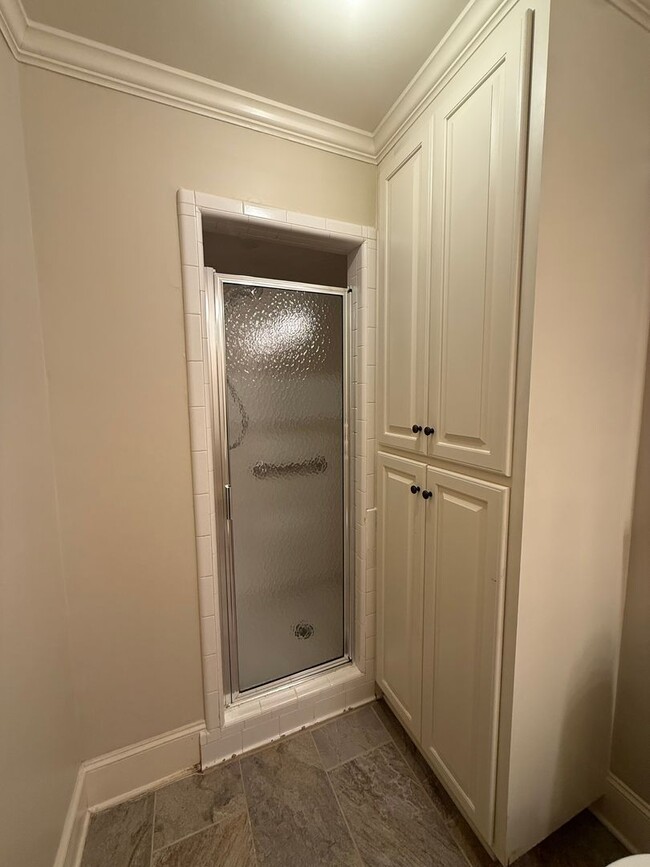 Building Photo - 1118 Laurel Ln NW