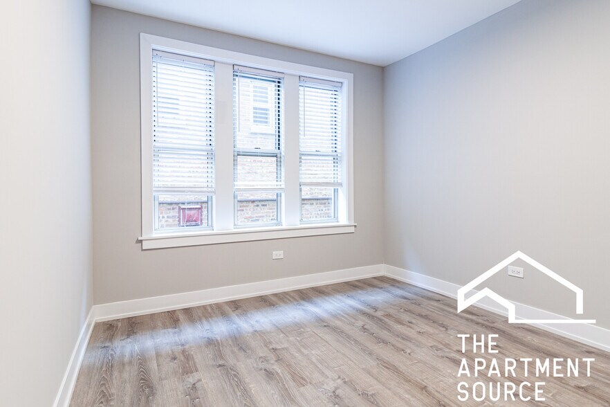Building Photo - 559 W Aldine Ave