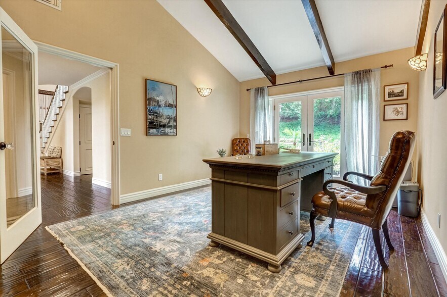 Building Photo - 4751 Topeka Dr