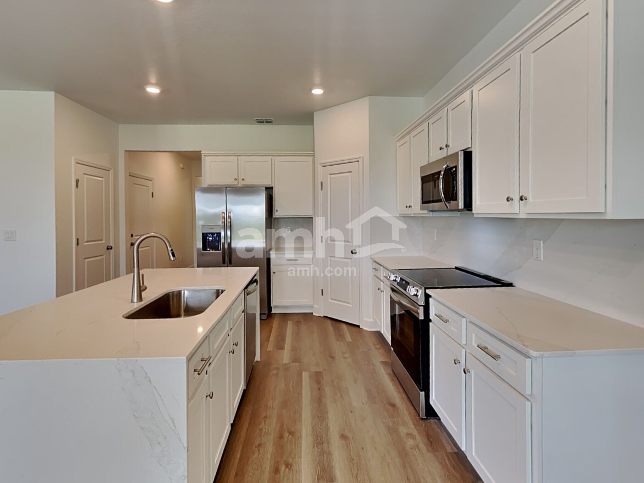 Building Photo - 37824 Dusty Saddle Ln