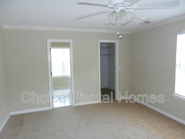 Building Photo - 2211 Summer Ridge Dr