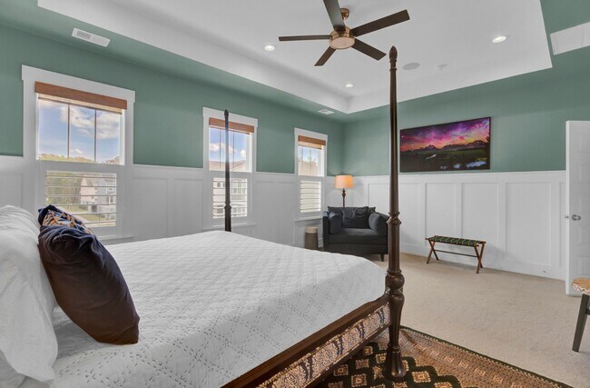 Building Photo - Impressive 4 bedroom home + office with el...