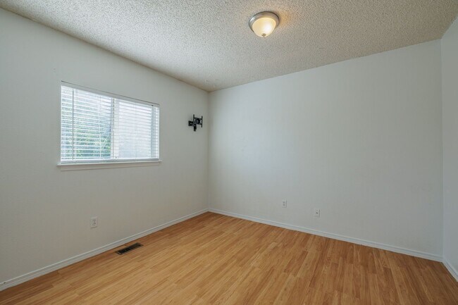 Building Photo - 5108 Hawk Springs Dr