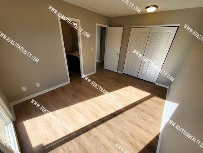 Building Photo - Gorgeous Remodeled Duplex in Baldwin City-Available in JUNE!!